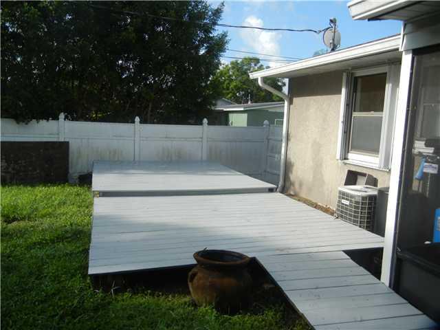 5887 SE Avalon Drive 5887