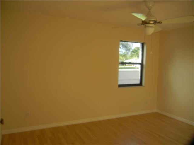 5887 SE Avalon Drive 5887