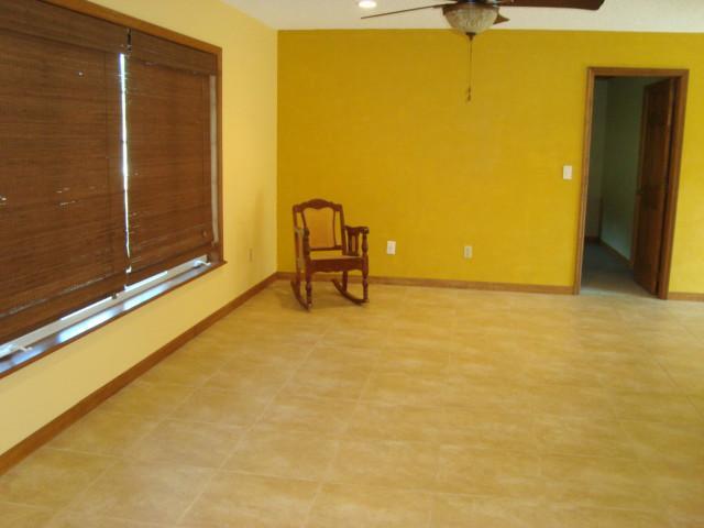 1667 SE Simmons Street na