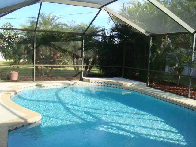 1667 SE Simmons Street na