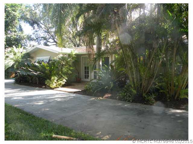 13 Palm Road 13