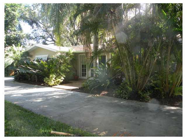 13 Palm Road 13
