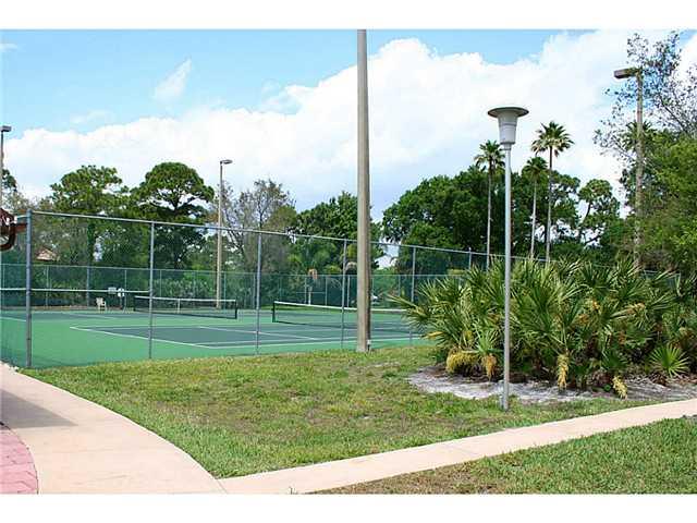 2114 SW Silver Pine Way 121-C1