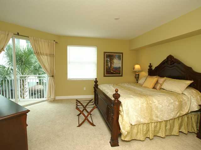 875 NW FLAGLER Avenue 205