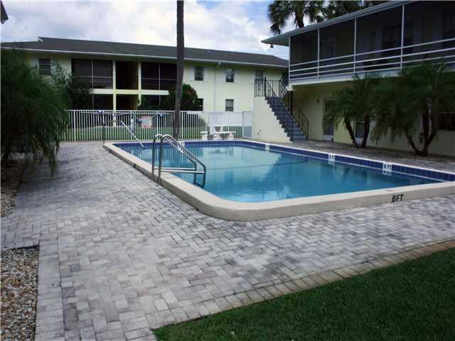 333 SE Martin Avenue 3-3