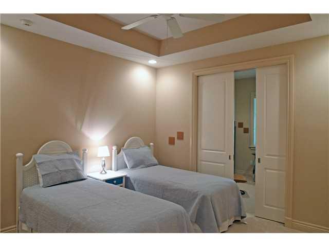 935 SE Willoughby Trace 4-4