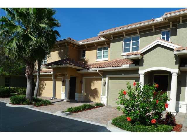 935 SE Willoughby Trace 4-4