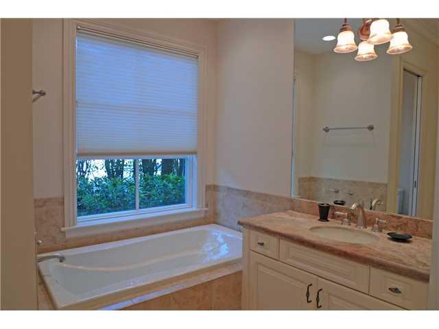 935 SE Willoughby Trace 4-4