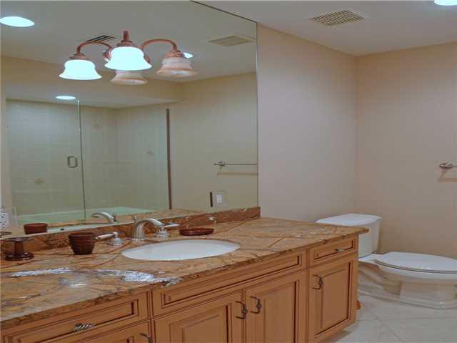 935 SE Willoughby Trace 4-4