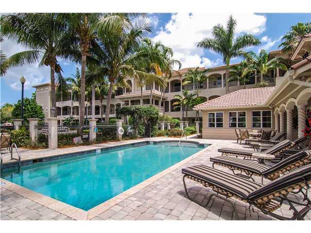 935 SE Willoughby Trace 4-4