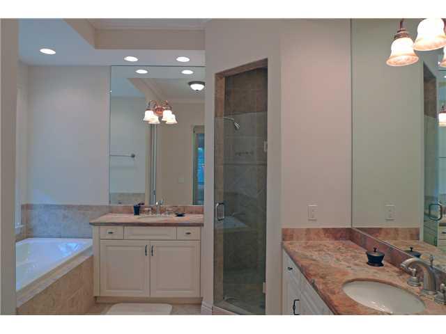 935 SE Willoughby Trace 4-4