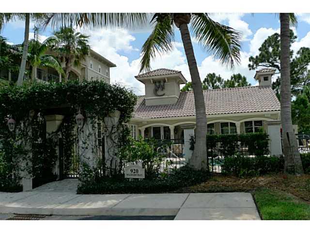 935 SE Willoughby Trace 4-4