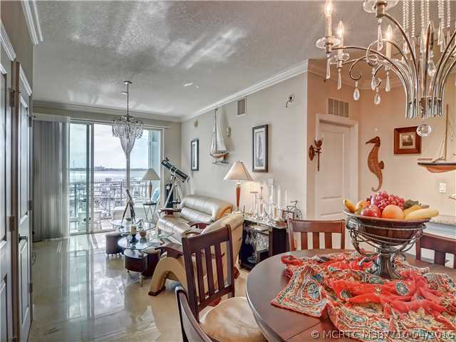 875 NW Flagler Avenue 402