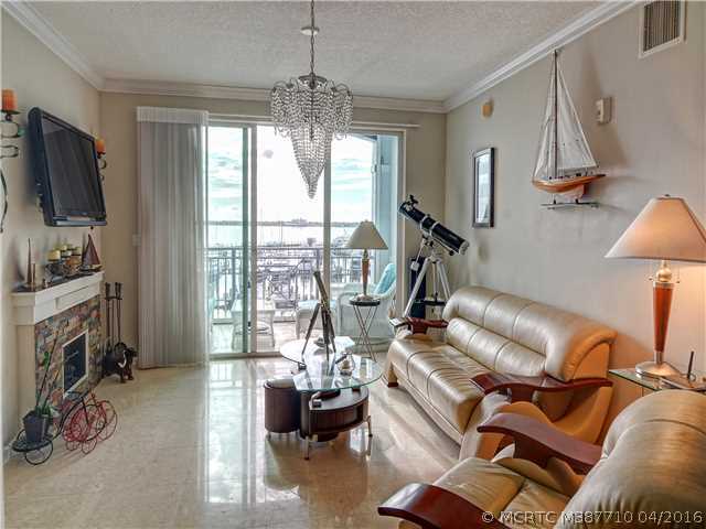 875 NW Flagler Avenue 402