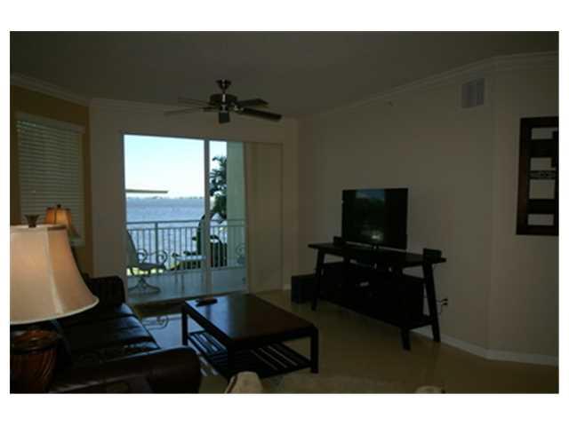 975 NW Flagler Avenue 202