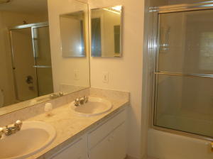 20 SE Turtle Creek Dr #D