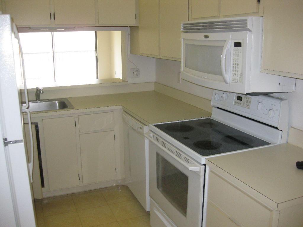 1202 Pinecrest Circle F