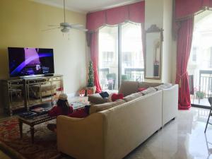 701 S Olive Avenue Ph04