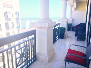 701 S Olive Avenue Ph04