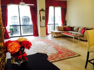 701 S Olive Avenue Ph04