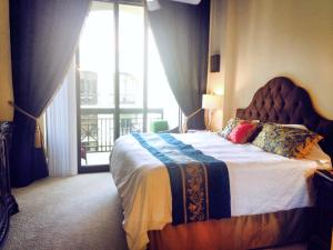 701 S Olive Avenue Ph04