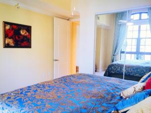 701 S Olive Avenue Ph04