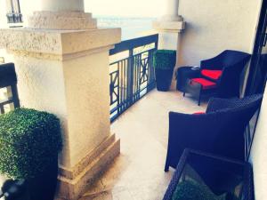 701 S Olive Avenue Ph04