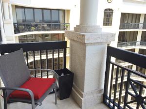 701 S Olive Avenue Ph04