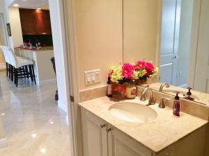 701 S Olive Avenue Ph04