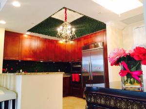 701 S Olive Avenue Ph04