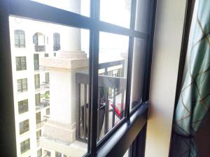 701 S Olive Avenue Ph04