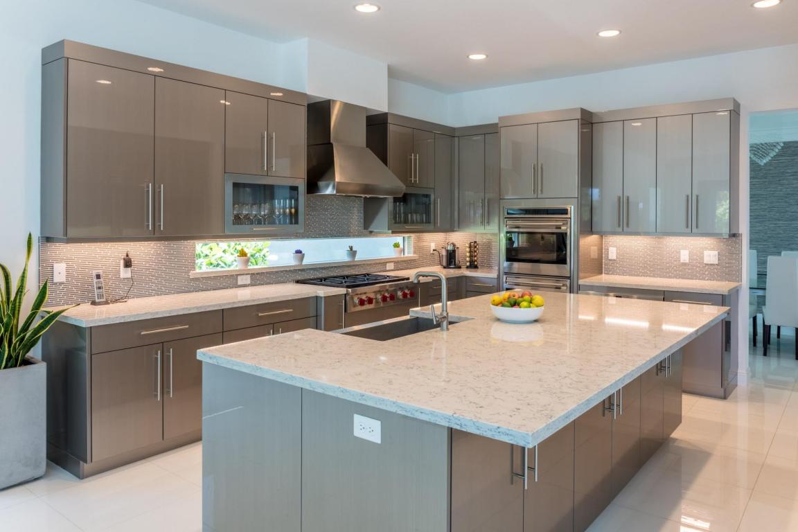 1617 E Hemingway Drive