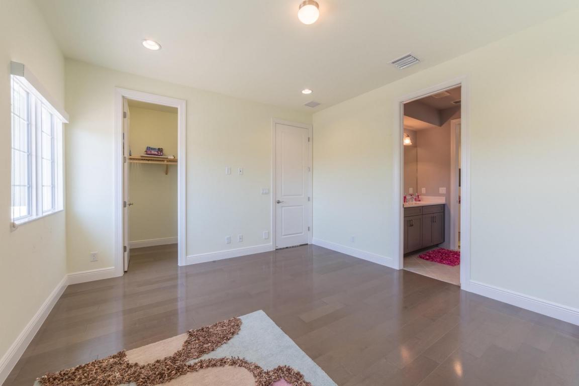 1617 E Hemingway Drive