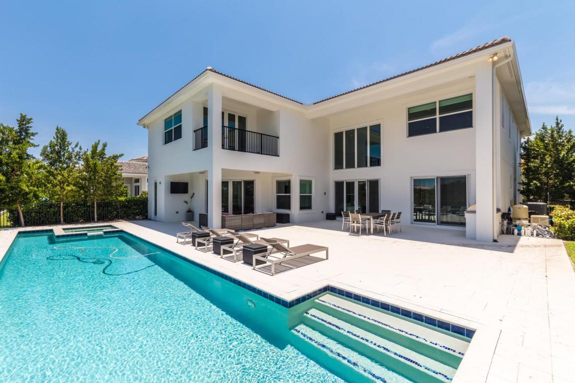 1617 E Hemingway Drive