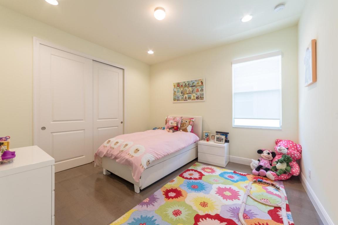 1617 E Hemingway Drive