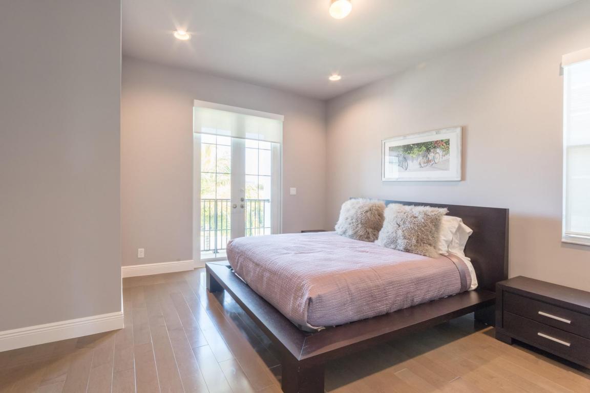 1617 E Hemingway Drive