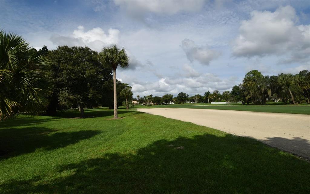 780 SW Tamarrow Place