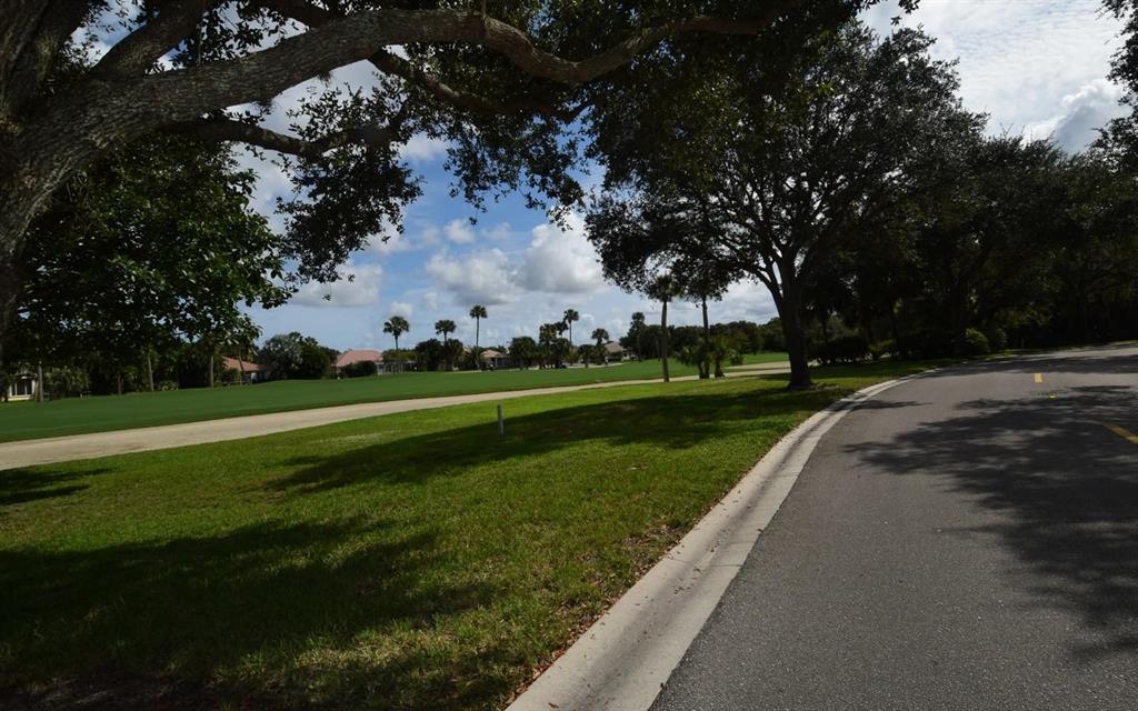 780 SW Tamarrow Place