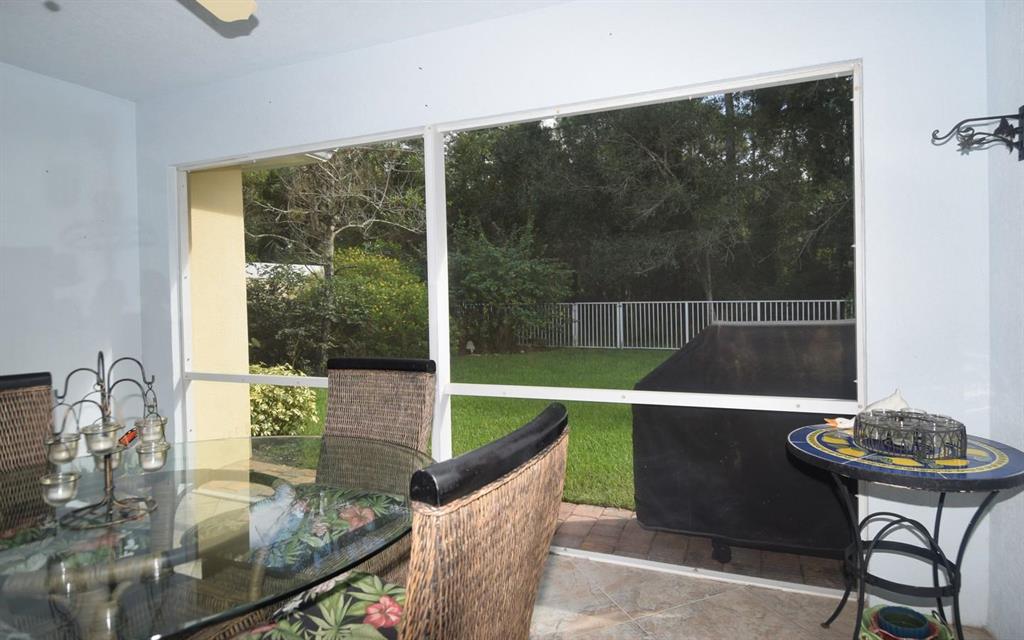 780 SW Tamarrow Place