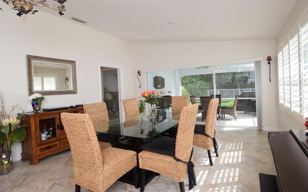 780 SW Tamarrow Place