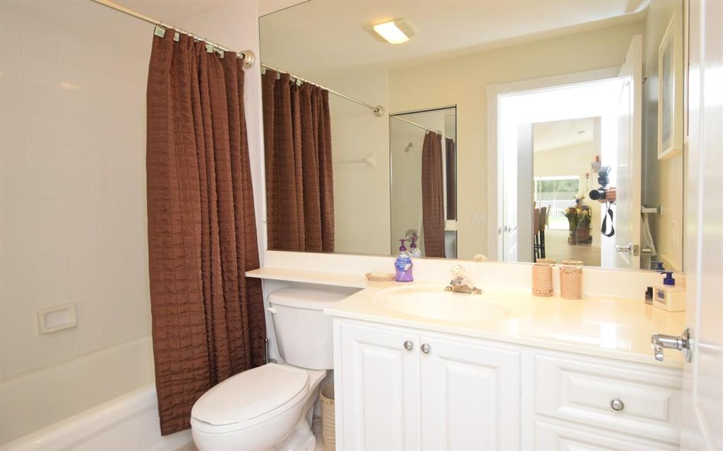 780 SW Tamarrow Place