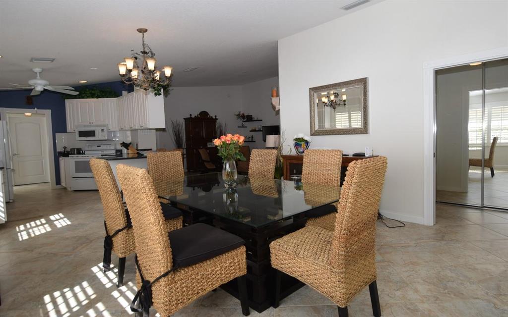 780 SW Tamarrow Place