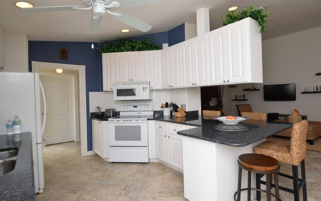 780 SW Tamarrow Place