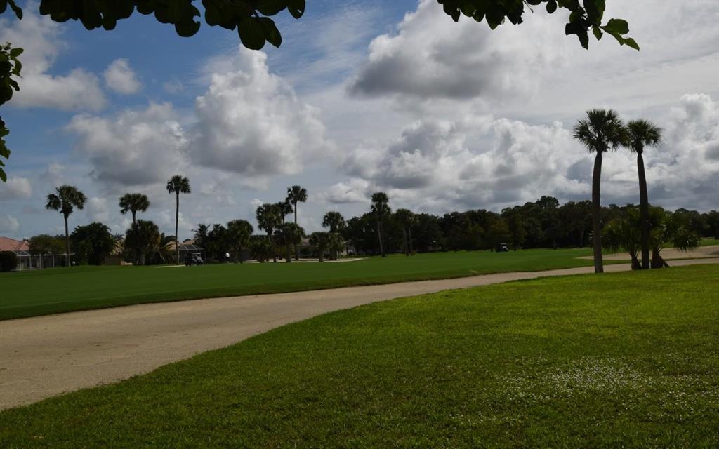 780 SW Tamarrow Place