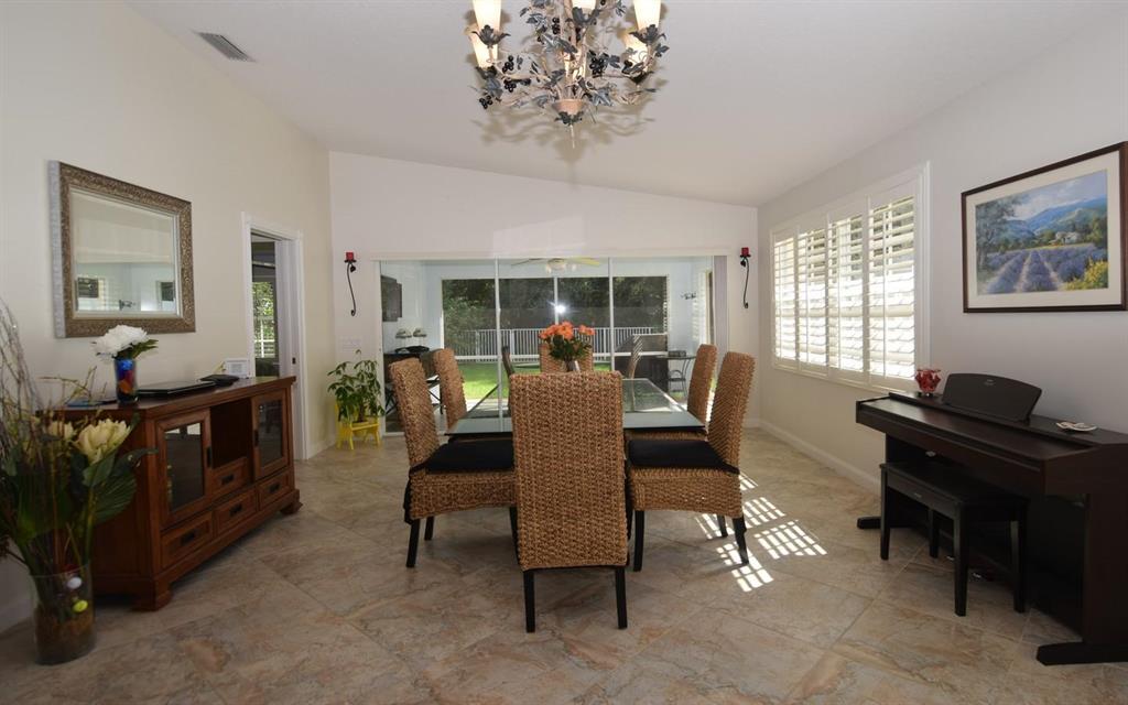 780 SW Tamarrow Place