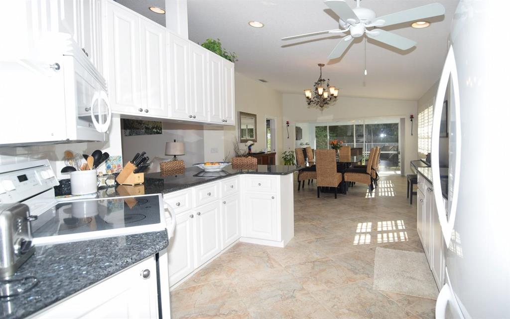 780 SW Tamarrow Place