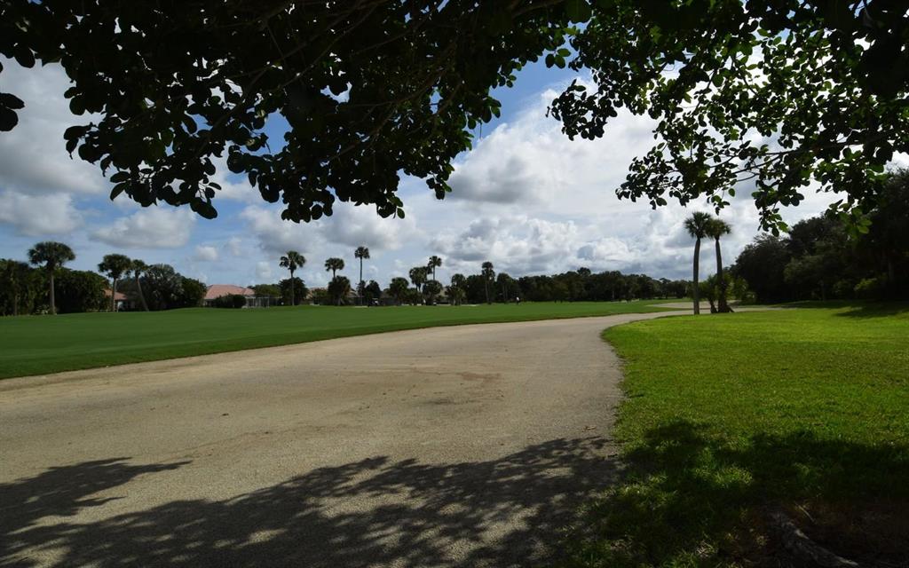 780 SW Tamarrow Place