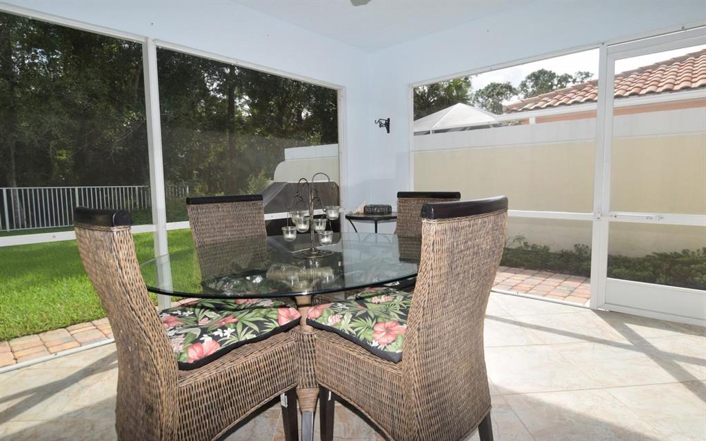 780 SW Tamarrow Place