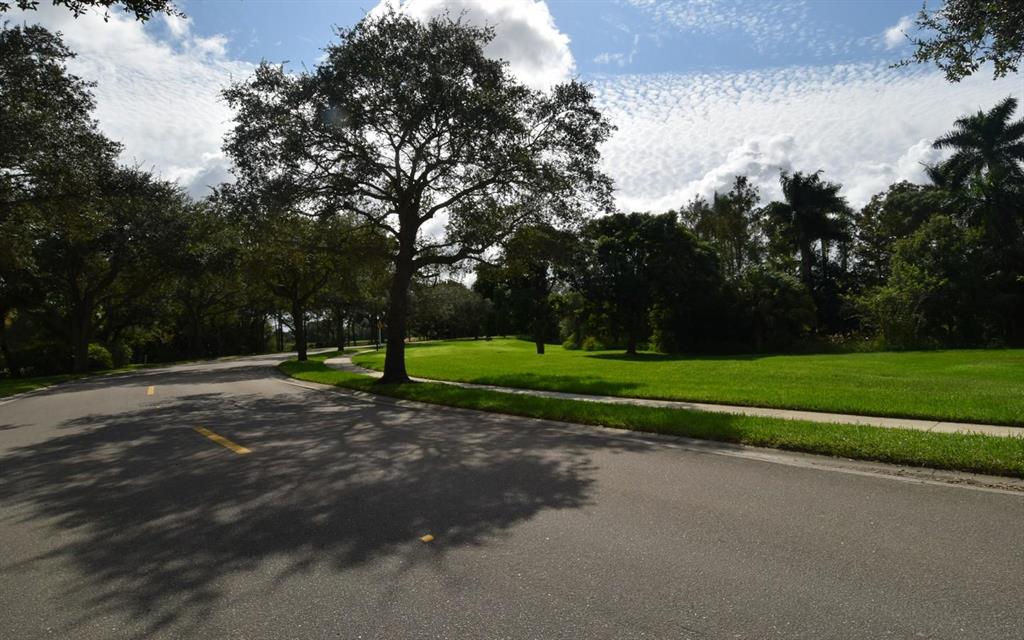 780 SW Tamarrow Place