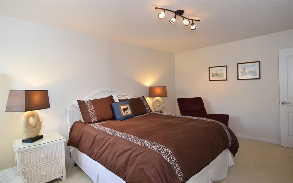 780 SW Tamarrow Place